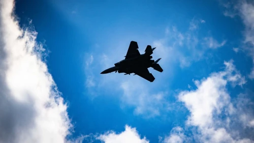 Un avión de combate de la Fuerza Aérea Israelí vuela sobre el centro de Israel, el 28 de febrero de 2026. Crédito: Nati Shohat/Flash90.
