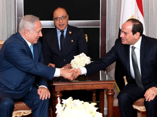 Israeli Prime Minister Benjamin Netanyahu meets with Egyptian President Abdel Fattah el-Sisi in New York, Sept. 26, 2018. Photo by Avi Ohayon/GPO.