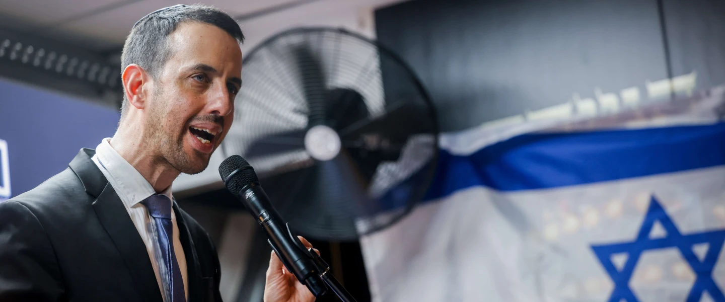 MK Ariel Kallner speaks during a protest in support of Israeli Prime Minister Benjamin Netanyahu and the continuation of fighting in the Gaza Strip, July 21, 2024. Photo by Chaim Goldberg/Flash90.