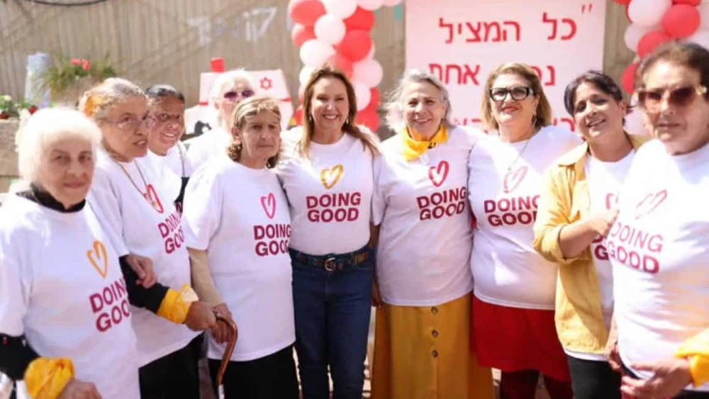 Shari Arison, 5th from right, joins women attending a Good Deeds Day event in Yavne, Israel on March 18, 2025. Photo courtesy of Roach Tova.