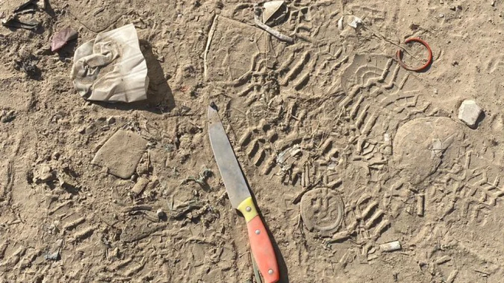 A knife used by a Palestinian woman in an attempted stabbing of an Israeli soldier in Gush Etzion on June 1, 2022. Credit: Israel Defense Forces.