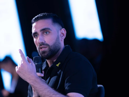 Former hostage Segev Kalfon attends the Israel Hayom conference in Jerusalem, Nov. 17, 2025. Photo by Yonatan Sindel/Flash90.