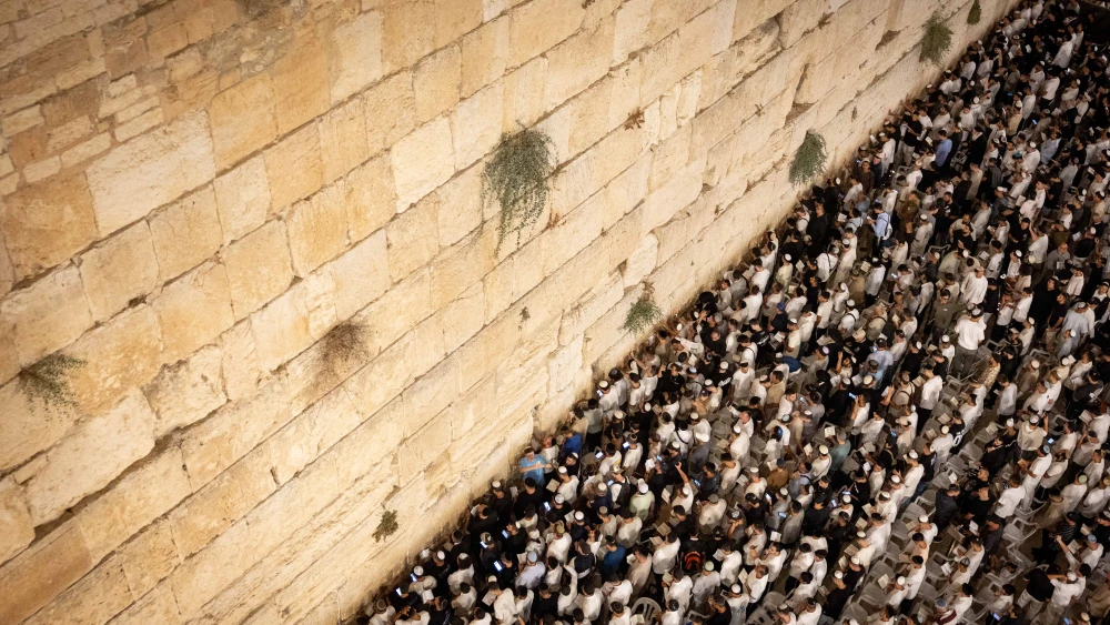 Jews pray at the Western Wall in the Old City of Jerusalem, Israel, early on Aug. 26, 2025. Photo by Chaim Goldberg/Flash90.