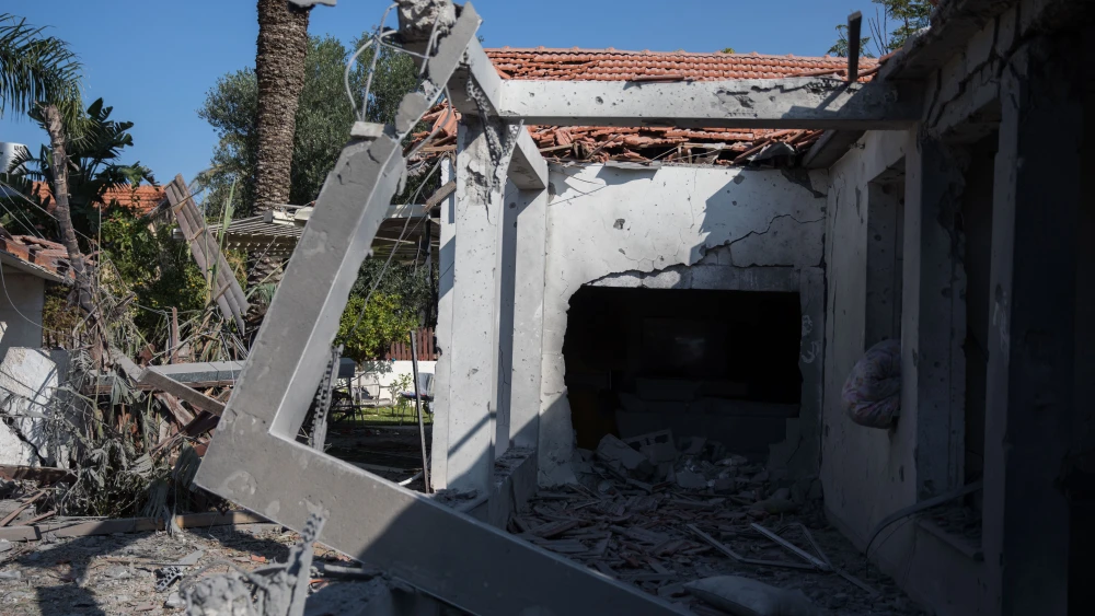 The scene where a house was hit by a rocket fired from the Gaza Strip in the southern Israeli city of Ashkelon on Nov. 13, 2018. Photo by Hadas Parush/Flash90.