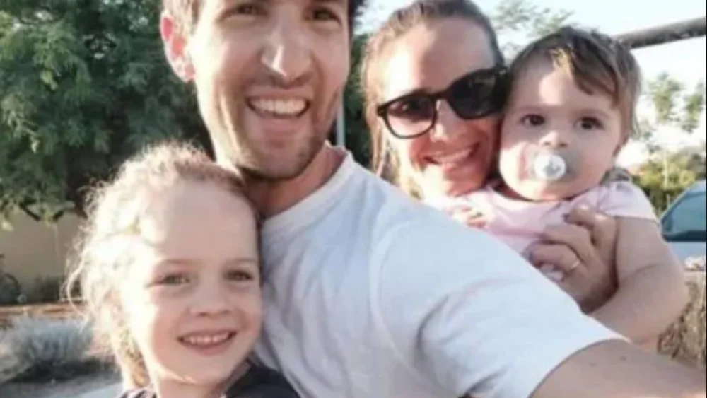 Sagui Dekel-Chen and Family