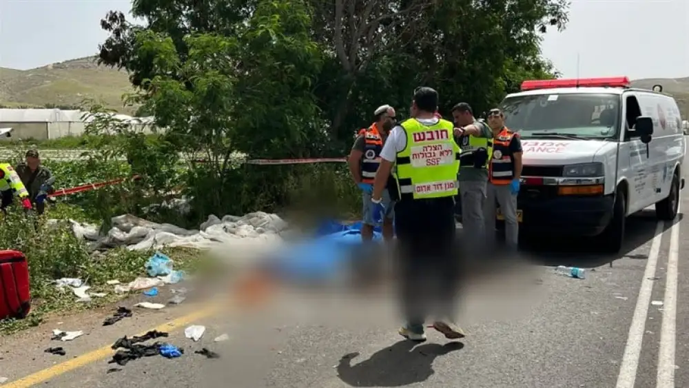 Two Israelis were killed and their mother was mortally wounded in a car crash/shooting attack in the Jordan Valley, April 7, 2023. Credit: Magen David Adom.