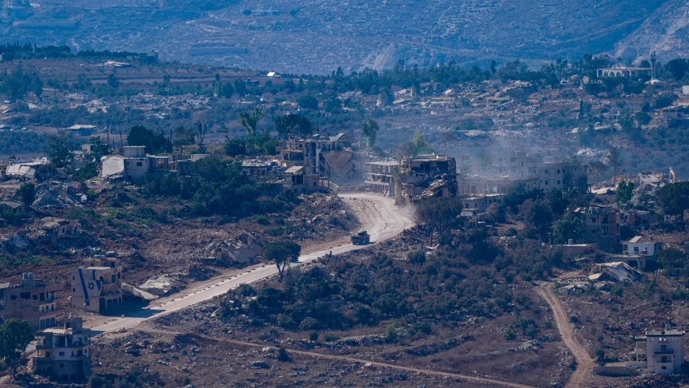 Israeli soldiers inside Southern Lebanon, as seen from the Israeli side of the border, July 26, 2026. Photo by Ayal Margolin/Flash90.