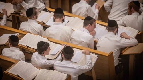 Students at Kamenitz Yeshiva