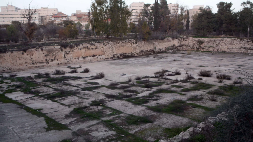 The Mamilla Pool reservoir outside Jerusalem's Old City. Photo by Yossi Zamir/Flash90.