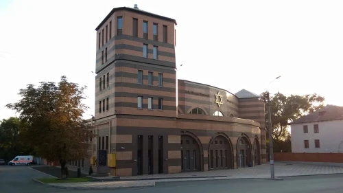 The synagogue of Kryvyi Rih, Ukraine, pictured here at sunset, Aug. 31, 2014. Photo by Andriy Khrabryy via Wikimedia Commons.