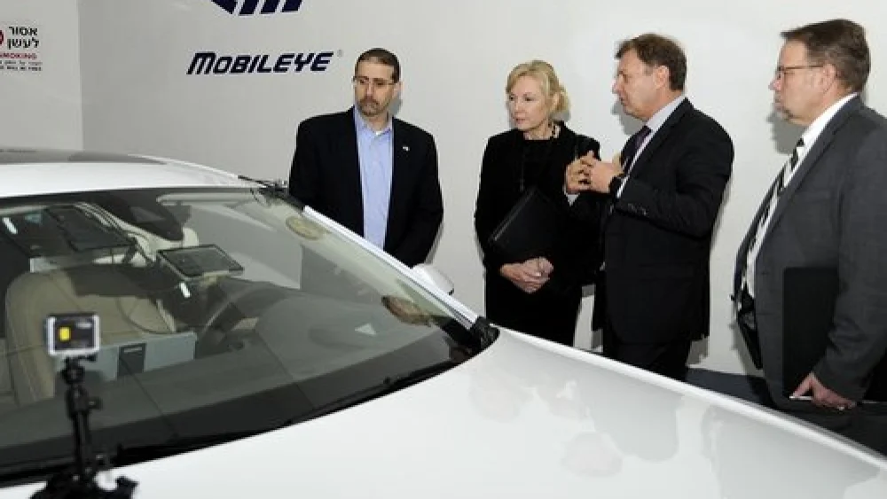 In February 2016, Daniel B. Shapiro (left), then the U.S. ambassador to Israel, witnesses the Israeli company Mobileye’s advanced driver-assistance systems technology. Credit: U.S. Embassy Tel Aviv.