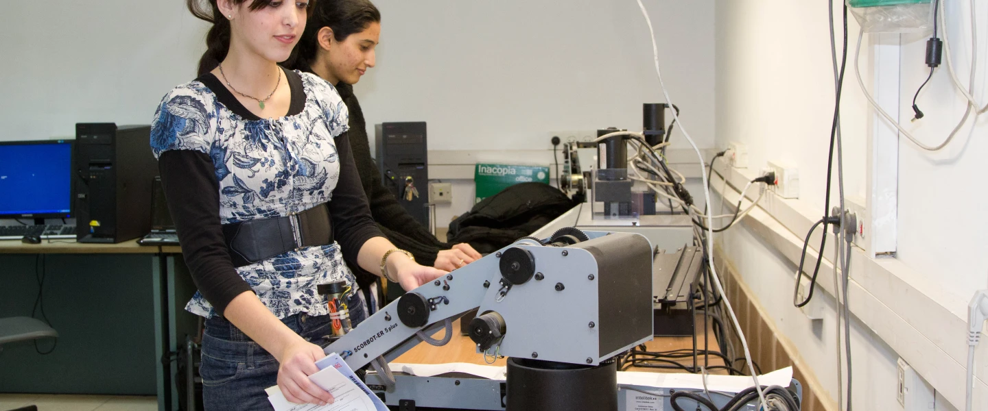 A haredi woman works in a robotics lab at the Jerusalem College of Technology. Credit: Jerusalem College of Technology.