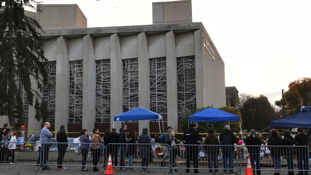 Tree of Life Or L'Simcha Synagogue Crowd Pittsburgh