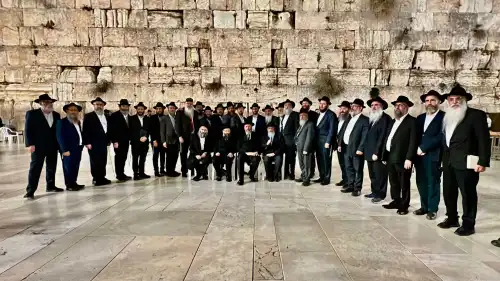 Chief Rabbi of Israel David Lau and 25 Chabad rabbis from North America and Australia after reading a prayer for hostages and soldiers at the Western Wall in Jerusalem, Oct. 23, 2023. Courtesy of Yisrael Bernath.