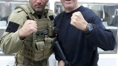 Jerry Seinfeld (right) visits the Israeli counter-terror training academy Caliber 3. Credit: Twitter.