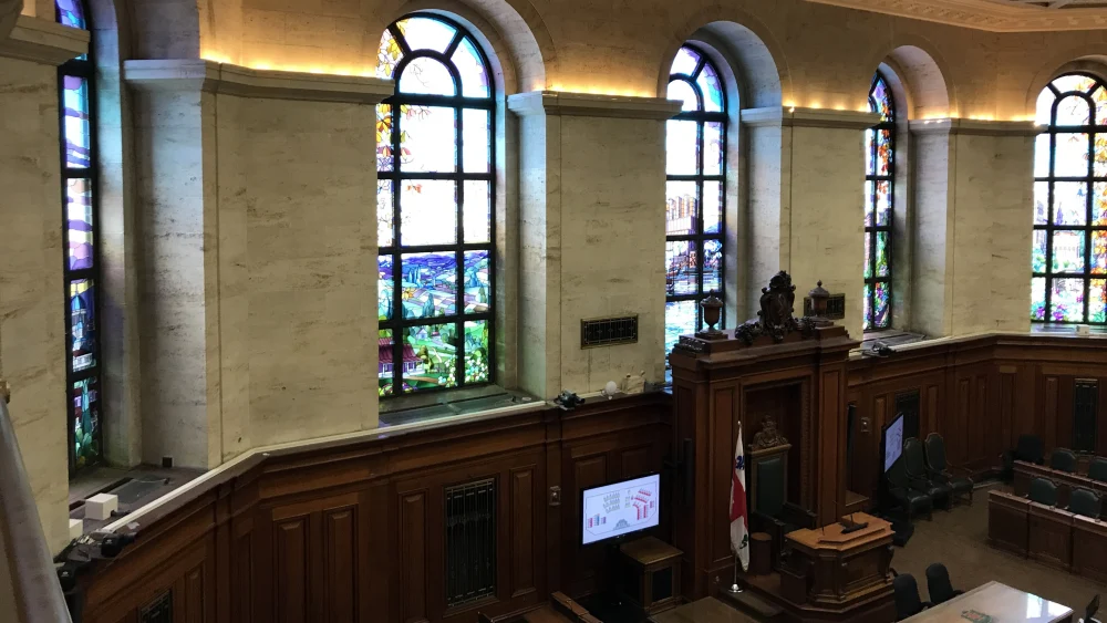 The City Council chamber in Montreal. Credit: Antoine2711 via Wikimedia Commons.