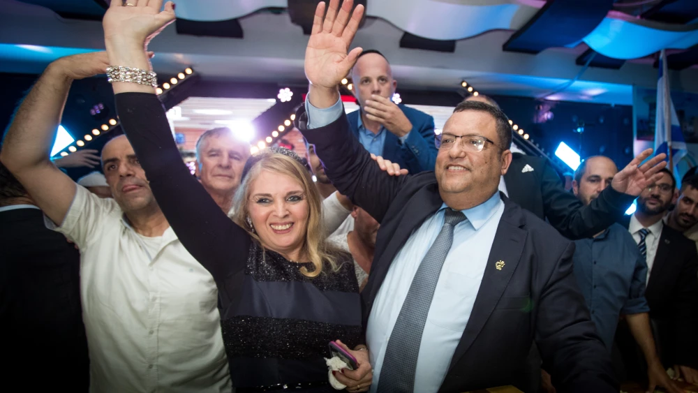 Newly elected Jerusalem Mayor Moshe Lion celebrates his victory with supporters at his campaign headquarters after winning the Jerusalem municipal elections on Nov. 14, 2018. Photo by Yonatan Sindel/Flash90.