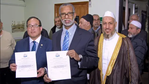 At Al-Aqsa Islamic Society on Feb. 18, 2016, City Councilman David Oh (left) and State Senator Art Haywood (center) signed the Arab American Institute's "Pledge to Combat Bigotry." On right is Imam Shehata. (Phlcouncil.com, Feb. 23, 2016) (MEMRI)