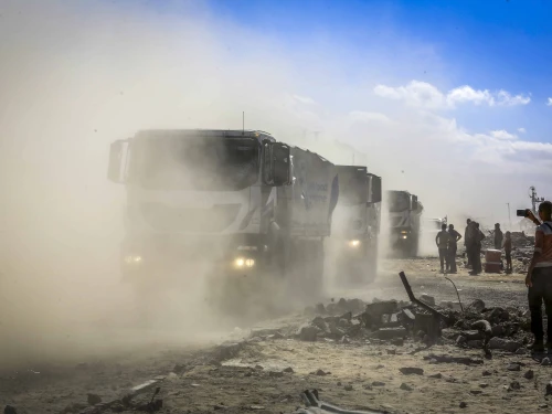 Aid supplies entering Khan Yunis, the southern Gaza Strip, from Israel through the Kerem Shalom Crossing on Oct. 15, 2025. Photo by Abed Rahim Khatib/Flash90.