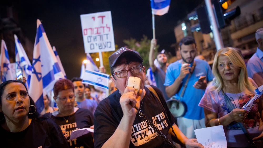 Sheffi Paz with other residents at a protest march in south Tel Aviv against African illegal aliens, June 2, 2018. Photo by Miriam Alster/Flash90.