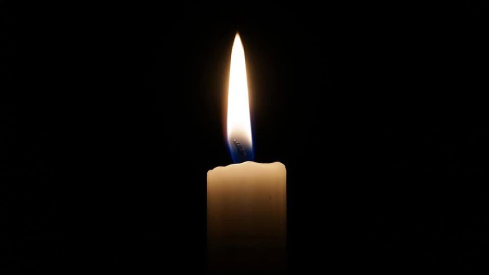 Single Candle