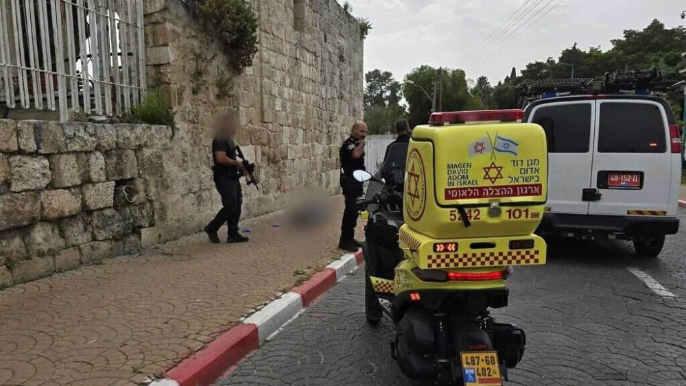 A woman was seriously wounded in a terror stabbing in Ramle in central Israel, April 26, 2024. Credit: Magen David Adom.