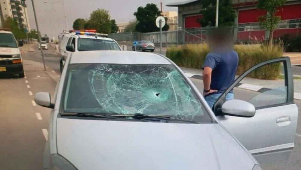 Israeli police are investigating “all directions” after a vehicle struck a pedestrian in Beersheva, Nov. 24, 2002. Credit: Magen David Adom.