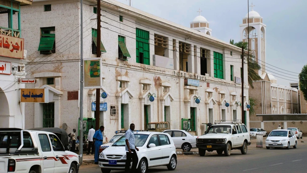 The colonial post office in Port Sudan, behind a Coptic church, November 2008. Credit: Bertramzia via Wikimedia Commons.