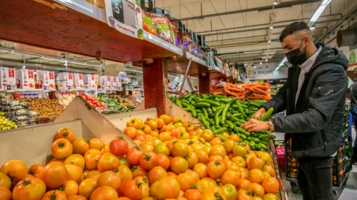 People shop for groceries at the Rami Levy supermarket in Modi'in on Feb. 1, 2022. Photo by Yossi Aloni/Flash90.