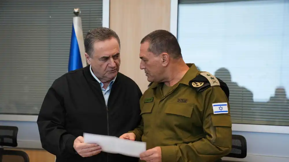 Israeli Defense Minister Israel Katz, left, speaks with IDF Chief of Staff Lt. Gen. Eyal Zamir during a security assessment at the Defense Ministry in Tel Aviv on March 8, 2026. Photo by Ariel Hermoni/Defense Ministry.