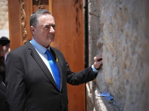Defense Minister Israel Katz visits the Western Wall in Jerusalem's Old City, Aug. 3, 2025. Credit: Israeli Defense Ministry.