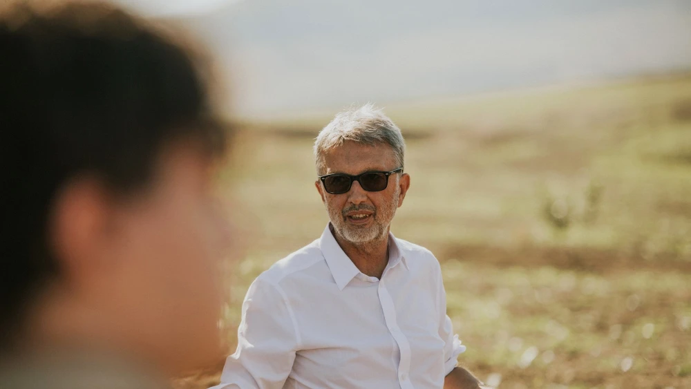 On the set: Guido Chiesa, the Italian director of the 2025 Hebrew-English film “For the Love of a Woman.” Photo by Vincenzo Aluia ©2023 Colorado Film Production, Vivo Film.