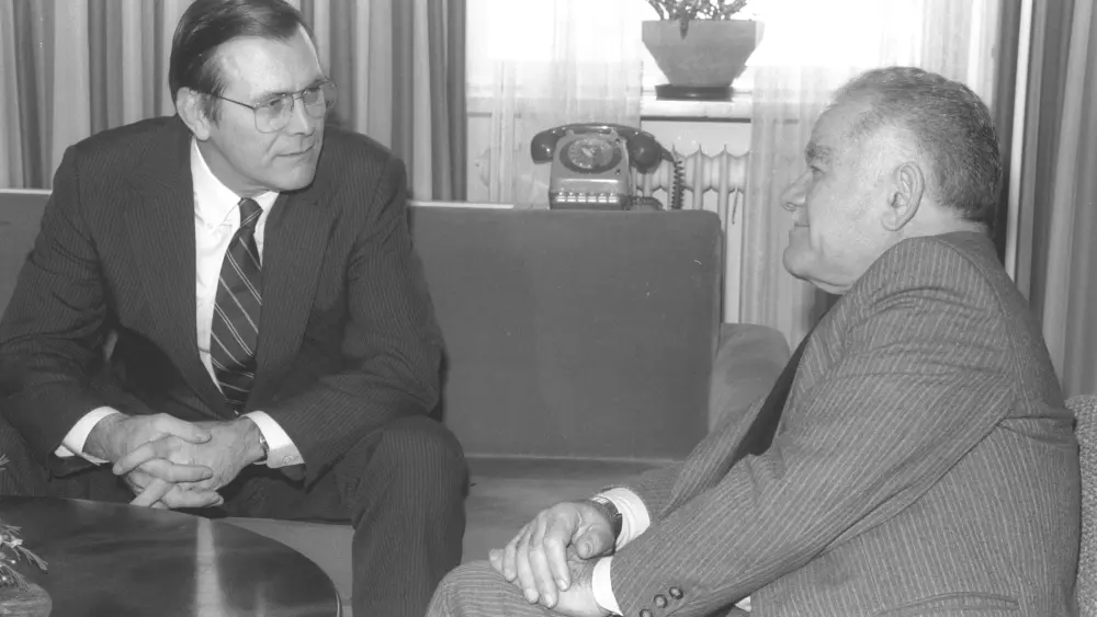 Donald Rumsfeld meeting with former Israeli Prime Minister Yitzhak Shamir in December 1983. Credit: Herman Chanania/GPO.