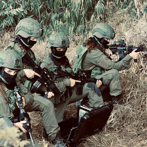 Soldiers in the IDF Military Intelligence's combat unit. Photo: Oren Cohen.