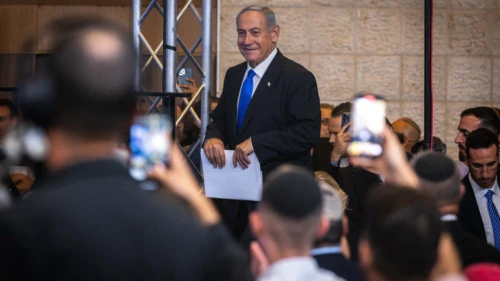Likud Party Chairman Benjamin Netanyahu addresses his supporters on the night of the elections at party headquarters in Jerusalem, Nov. 2, 2022. Photo by Olivier Fitoussi/Flash90.