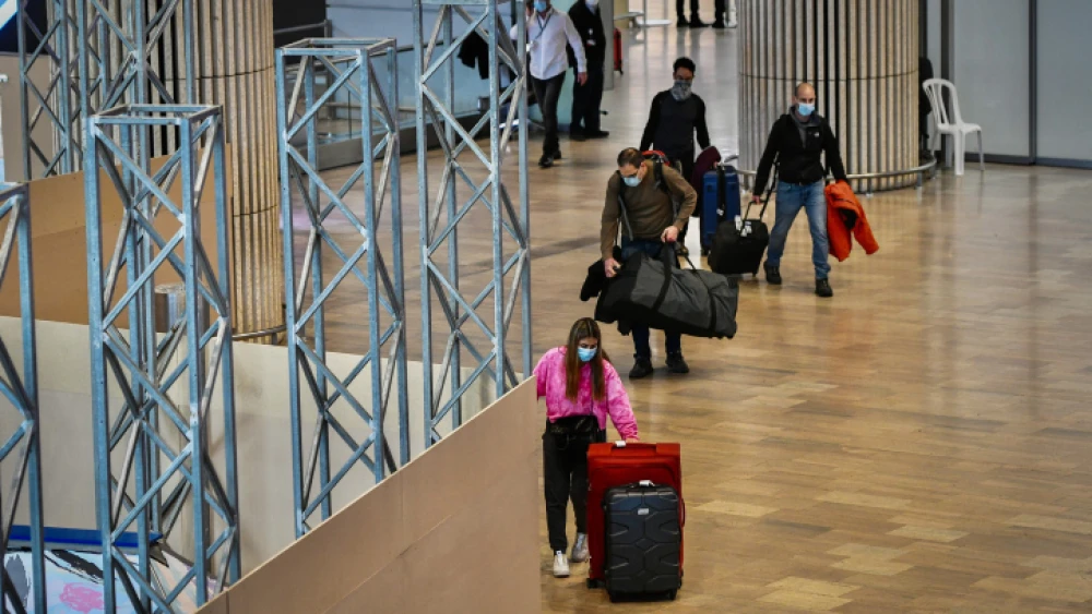 The arrivals hall at Israel's Ben-Gurion International Airport, March 8, 2021. Photo by Avshalom Sassoni/Flash90.