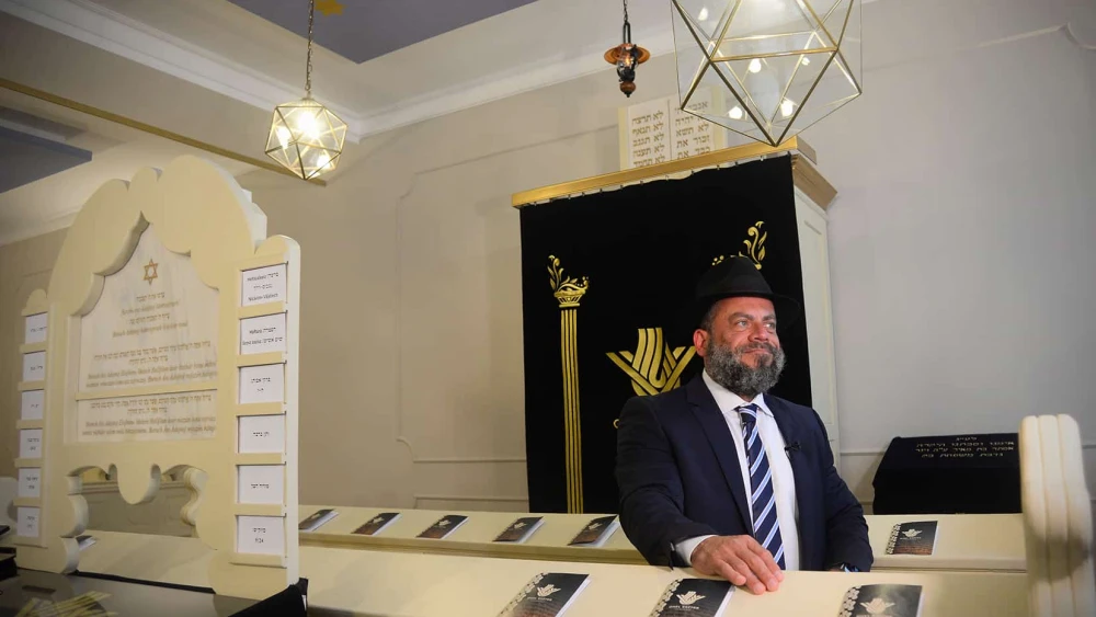 Rabbi Jonathan Megyeri, director of communications for EMIH, in Ohel Ezster, Photo by Zsolt Demecs.