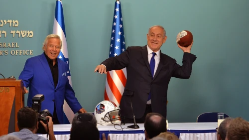 Israeli Prime Minister Benjamin Netanyahu meets with a delegation of NFL players lead by New England Patriots owner Robert Kraft, at Netanyahu's office in Jerusalem. June 20, 2017. Credit: Kobi Gideon / GPO