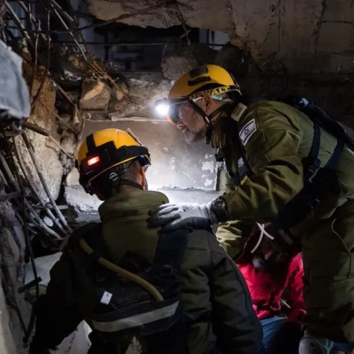 Members of the Israeli military delegation to Turkey work against the clock to rescue people trapped by rubble following the deadly earthquakes in Turkey. Credit: IDF.