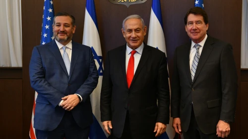 Sens. Ted Cruz (R-Texas) and Bill Haggerty (R-Tenn.) meet with Israeli Prime Minister Benjamin Netanyahu. Source: Benjamin Netanyahu/Twitter.