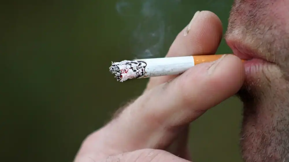 vape or cigarettes The dangers of vaping vape or cigarettes The dangers of vaping