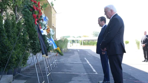 Israeli President Isaac Herzog (left) and German President Frank-Walter Steinmeier lay wreaths in memory of the 11 Israeli victims of the 1972 Munich Olympics massacre. Credit: Amos Ben-Gershom/GPO.