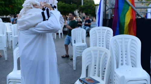 Public Yom Kippur prayers at Tel Aviv's Dizengoff Square, Sept. 24, 2023. Photo by Tomer Neuberg/Flash90.
