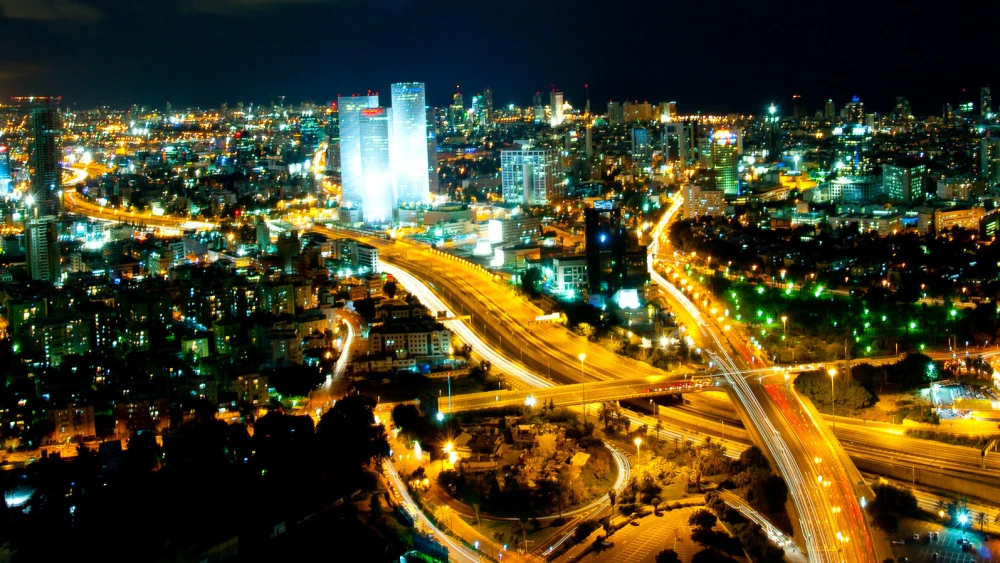 The skyline of Tel Aviv, home to many Israeli startup companies. Credit: Gilad Avidan/Wikimedia Commons.