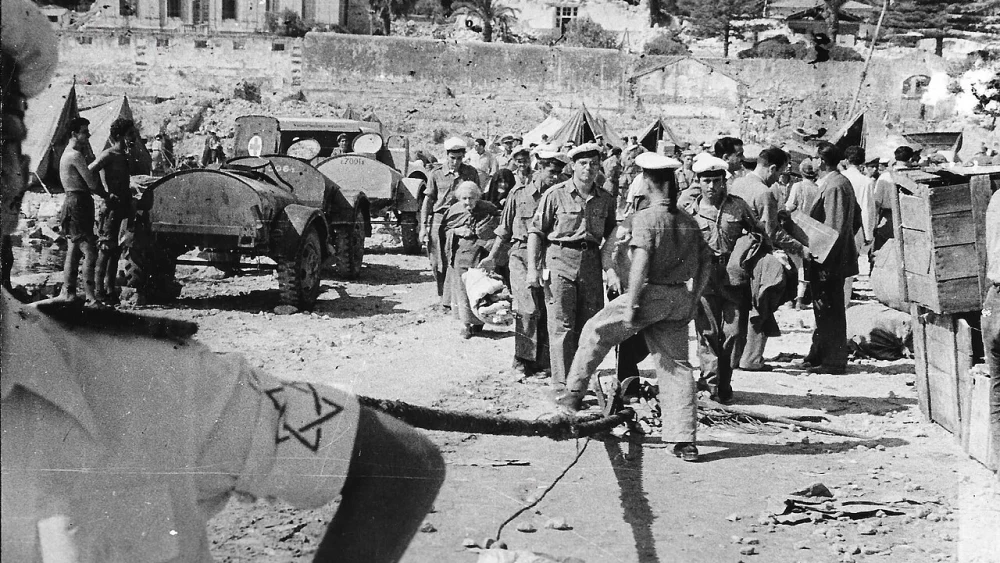 The first-ever IDF humanitarian delegation that was deployed to Greece following an earthquake in 1953 that shook the country’s islands. Credit: IDF.