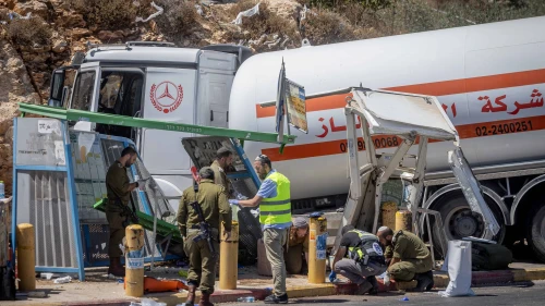 The scene of a terrorist truck-ramming attack near Beit El in Samaria that killed an Israeli soldier, Sept. 11, 2024. Photo by Chaim Goldberg/Flash90.