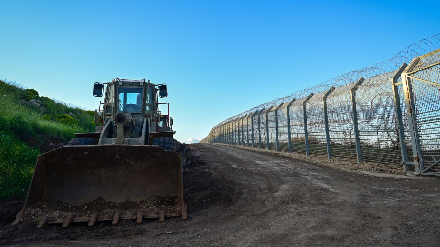 Israel must continue to stop settlers from crossing the Syrian border