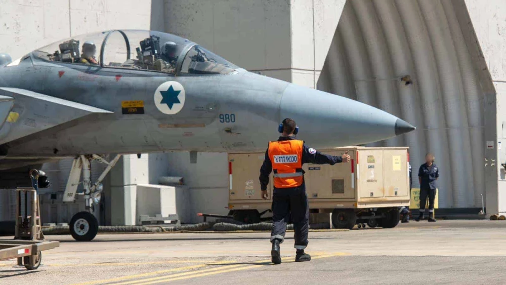 Un avión de combate de la Fuerza Aérea Israelí se prepara para atacar al régimen terrorista Houthi en Yemen el 10 de septiembre de 2025. Crédito: IDF.