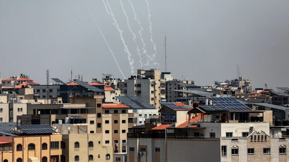 Terrorist groups in the Gaza Strip launch rockets at Israel, May 10, 2023. Photo by Majdi Fathi/TPS.
