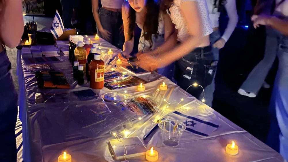 Teens in New York hosted a silent disco honoring those who were killed at the Nova Music Festival. Credit: Courtesy of BBYO.